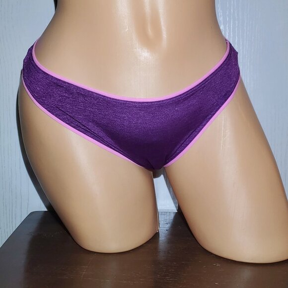 Victoria's Secret Thong Panties. New with Tags Size Medium. - Picture 2 of 3